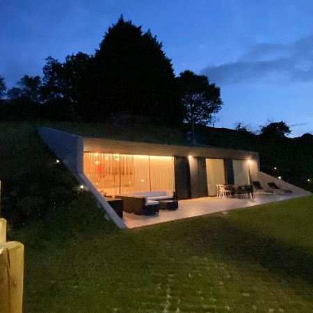 La Casa De Hierba - Casa De Campo De Diseno Con Jardin Y Wifi Cerca De Las Playas De Llanes Exterior photo